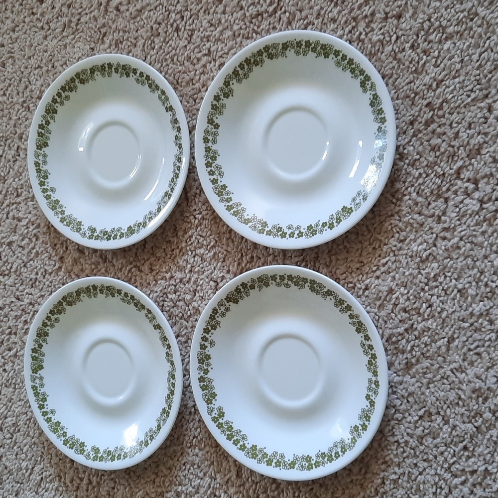 Corelle Spring Blossom, Crazy Daisy set of 4 saucers, vintage green Corning